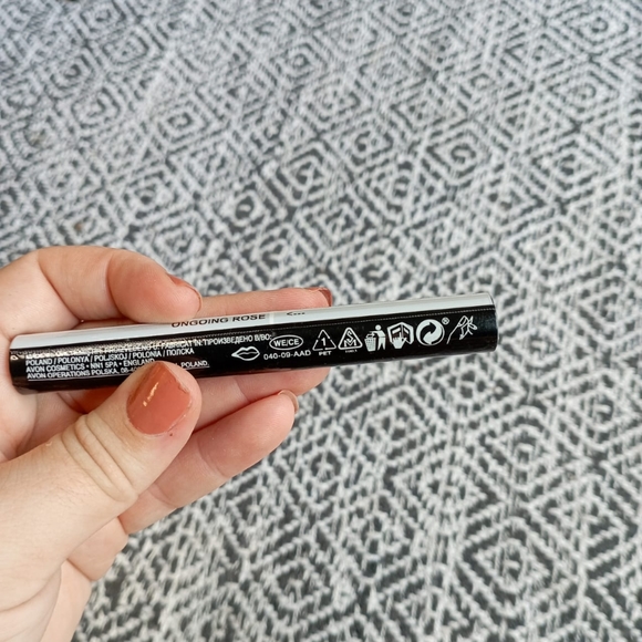 ✨FREE WITH PURCHASE OF 2000✨ Avon Lip Stylo Lipstick in Ongoing Rose - Picture 8 of 14